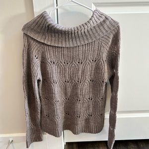 Two – one – two New York knitted women’s sweater. Color: mauve. Size: L